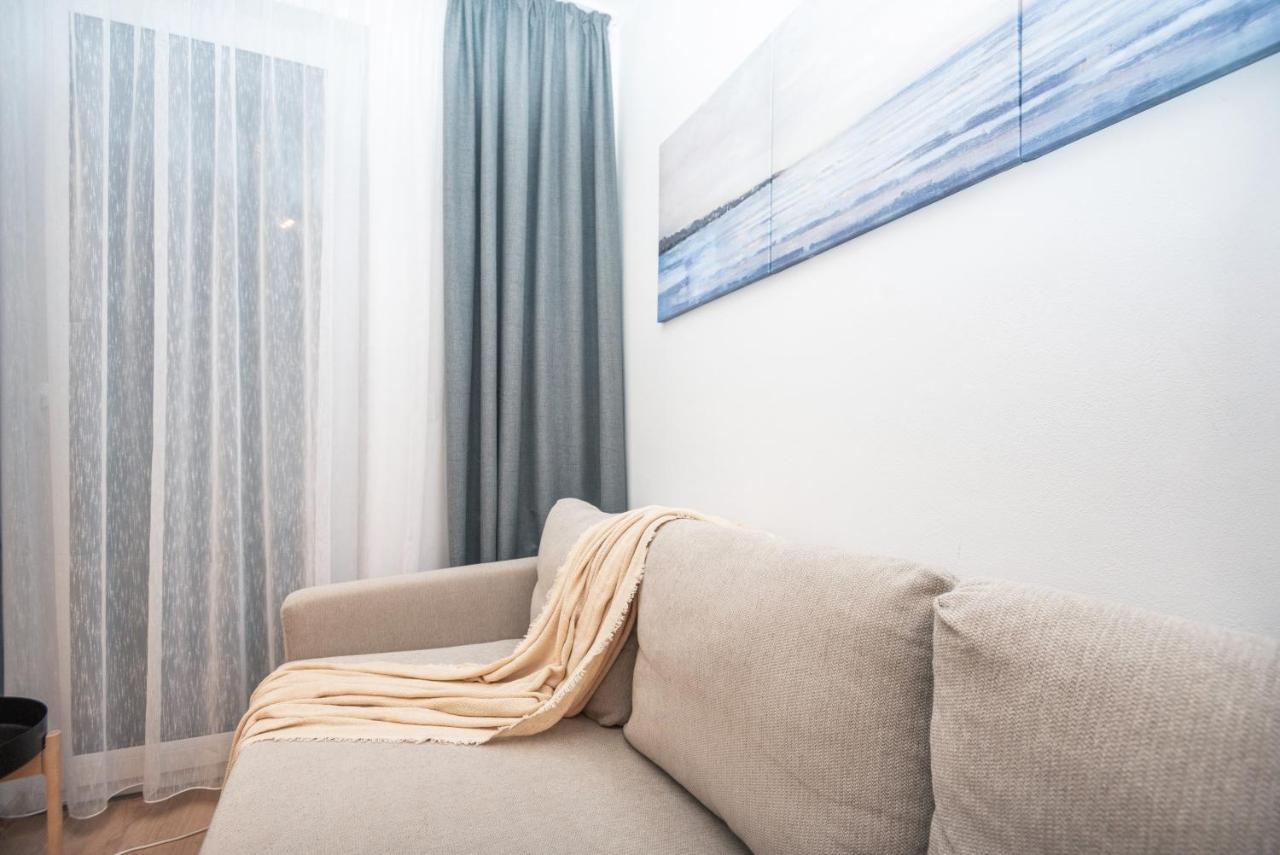 City Center Apartment - Modern & Elegant Pozsony Kültér fotó
